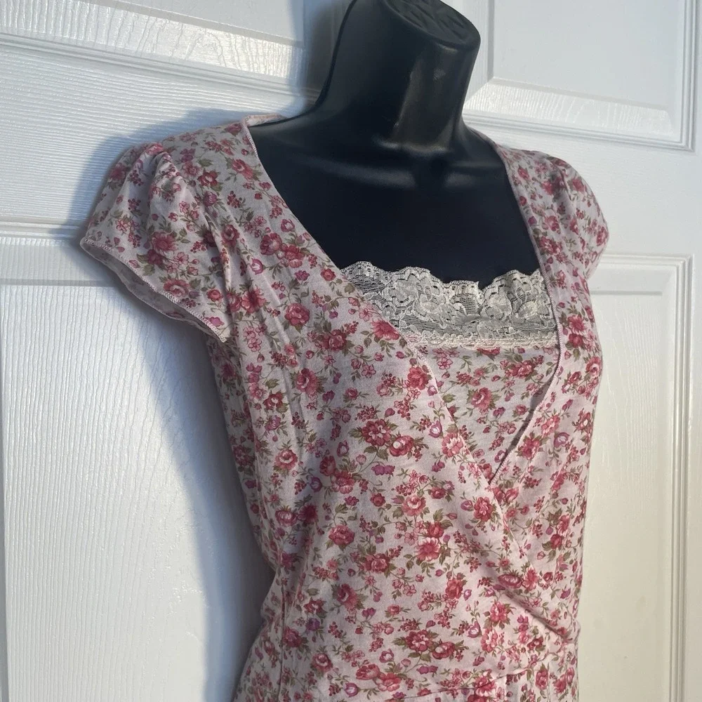 Vintage Y2K Charlotte Russe Shirt Women M White Pink‎ Floral Lace Detail Y2K Top